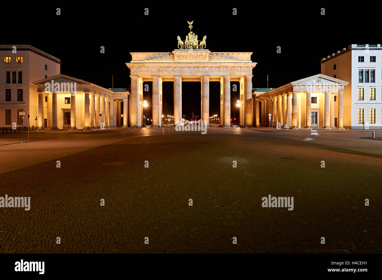 Die Bundesrepublik Deutschland, Berlin, Brandenburger Tor, die Quadriga, Nacht erschossen, Pariser Platz Stockfoto