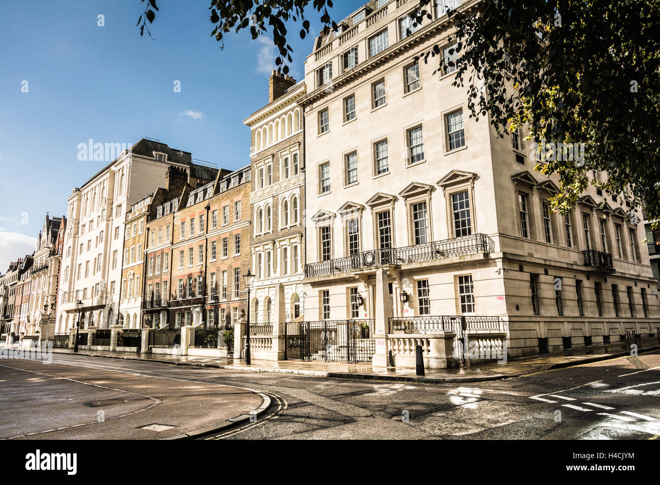 Gebäude rund um Lincoln es Inn Fields, der größte öffentliche Platz in London. Stockfoto