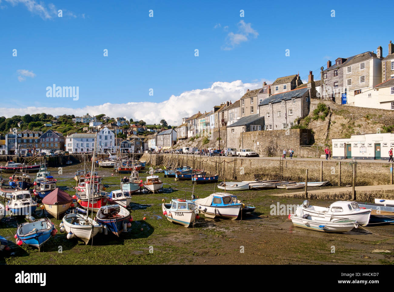 Mevagissey Cornwall, England, Großbritannien mit Fischerbooten bei Ebbe Stockfoto