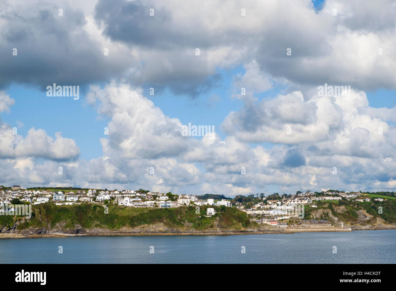 Coast, UK - Blick vom South West Coast Path in Richtung Mevagissey, Cornwall, England Stockfoto
