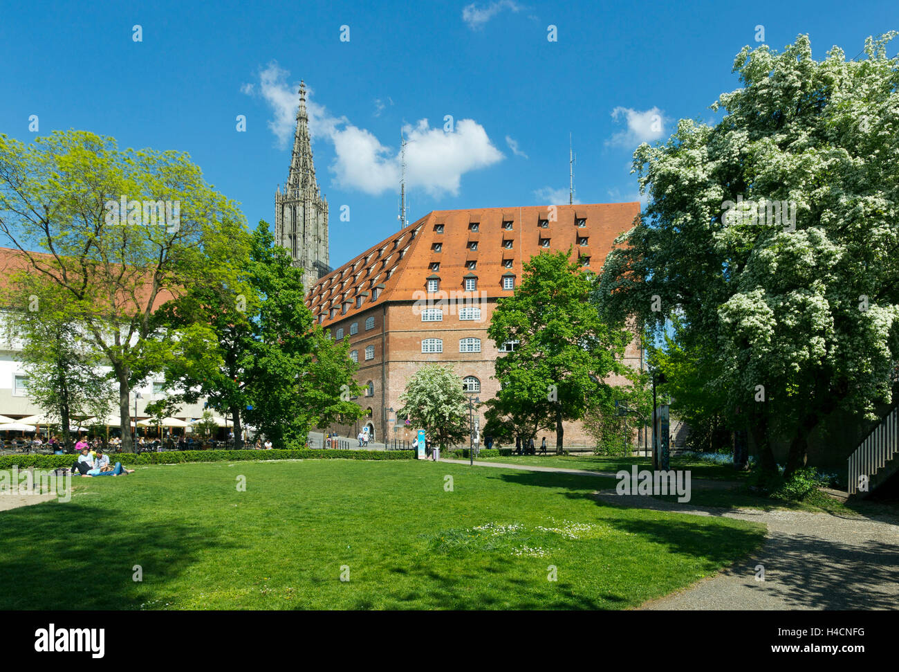 Deutschland, Baden-Wurttemberg, Ulm / Donau, Neubau, Renaissance-Gebäude aus Sicht Ziegel mit Dachgauben in 16. Jhdt., als einem städtischen Lagerhaus, heute Polizeiverwaltung Ulm gebaut, Stockfoto