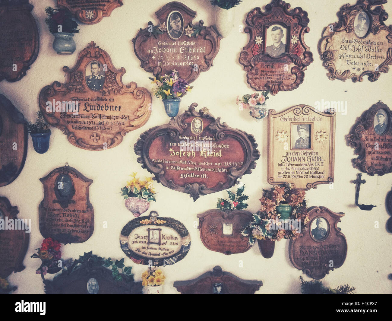 Festschrift Tabellen, Wallfahrtskirche St. Anton, Garmisch-Partenkirchen, filtern, Blick Stockfoto