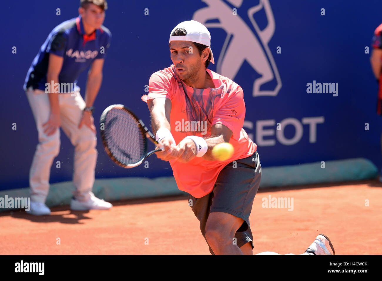 BARCELONA - 21 APR: Fernando Verdasco (spanischer Tennisspieler) spielt bei der ATP Barcelona Open Banc Sabadell Conde de Godo tourna Stockfoto