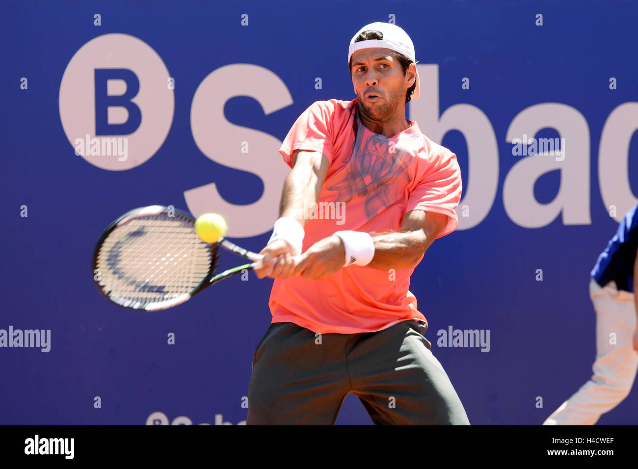 BARCELONA - 21 APR: Fernando Verdasco (spanischer Tennisspieler) spielt bei der ATP Barcelona Open Banc Sabadell Conde de Godo tourna Stockfoto