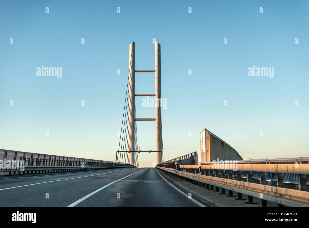 Stralsund, Mecklenburg-Western Pomerania, Deutschland, die Rügenbrücke verbindet die Insel Rügen mit dem Festland Stockfoto