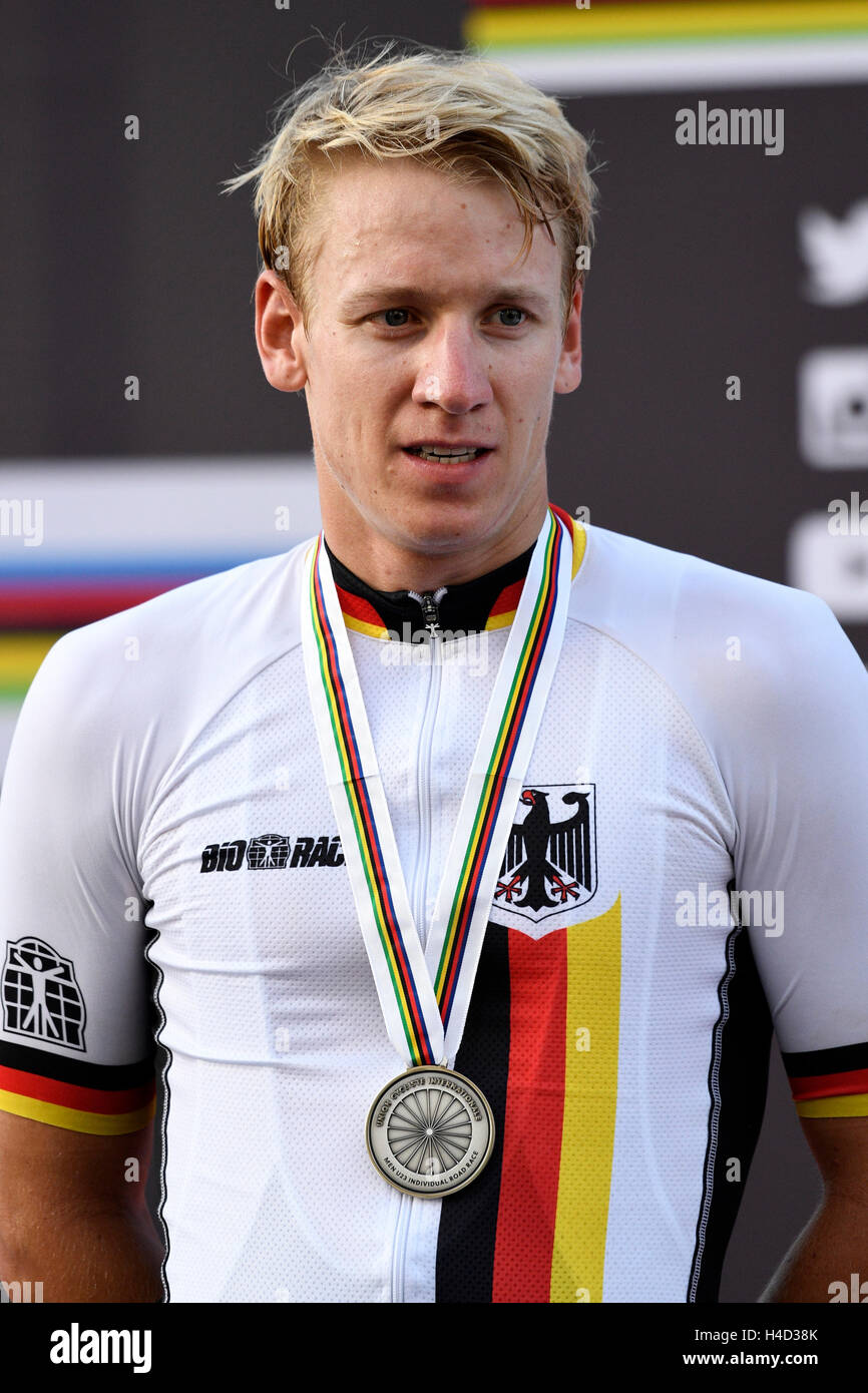 Deutsche Pascal Ackermann auf dem Podium nach den Männern U23 Straßenrennen bei den 2016 UCI World Road World Cycling Championships in Doha, Katar, Donnerstag, 13. Oktober 2016 abgebildet. BELGA FOTO YORICK JANSENS Stockfoto