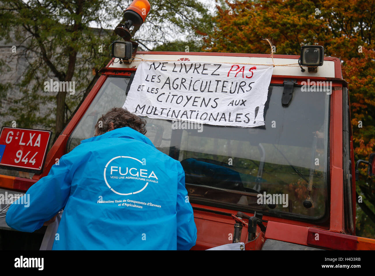 Abbildung Bild zeigt eine FUGEA, Verband der Züchter und Landwirte Maßnahmen vor einer Plenarsitzung des wallonischen Parlaments in Namur, Freitag, 14. Oktober 2016. BELGA FOTO BRUNO FAHY Stockfoto
