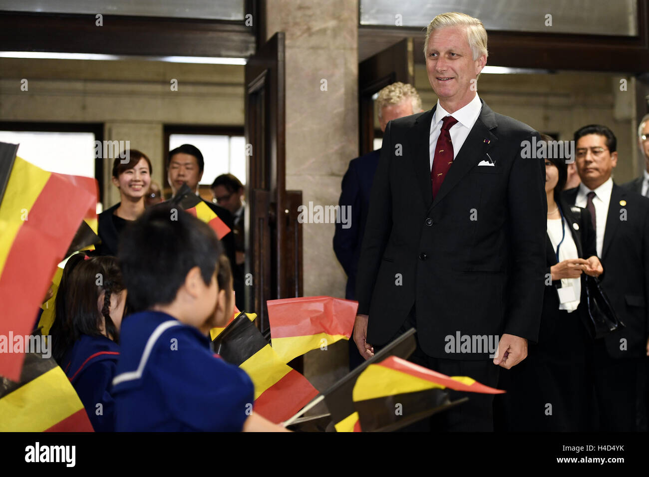 König Philippe - Filip Belgien abgebildet bei einem Empfang anlässlich der Versand des 10. Millionen Autos der Verschiffung nach Belgien, an Tag vier eines Staatsbesuches in Japan von der belgischen Königshaus, Donnerstag, 13. Oktober 2016, in Nagoya, Japan. BELGA FOTO POOL FRED SIERAKOWSKI Stockfoto