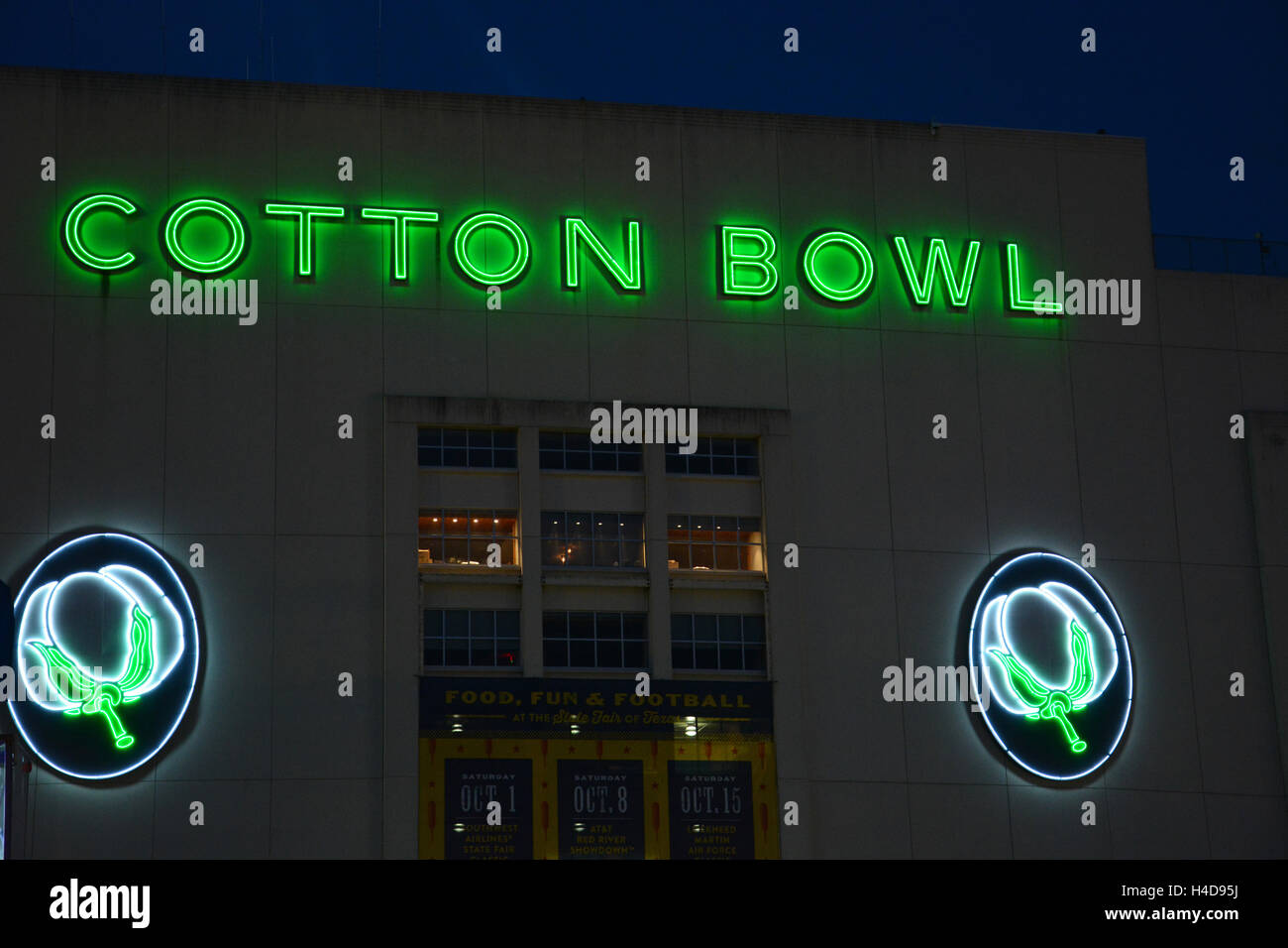 Der Haupteingang befindet sich am Fair Park in Dallas Texas Cotton Bowl Stadion. Stockfoto