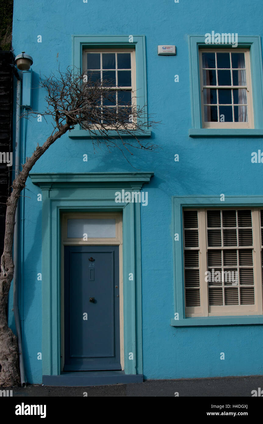 Blue House und windows Stockfoto