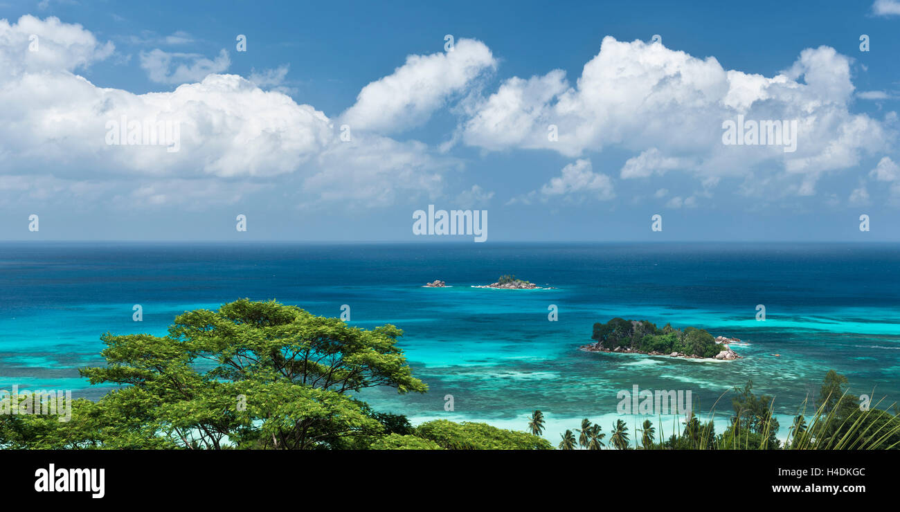 Blick auf das Meer in Praslin, Seychellen Stockfoto