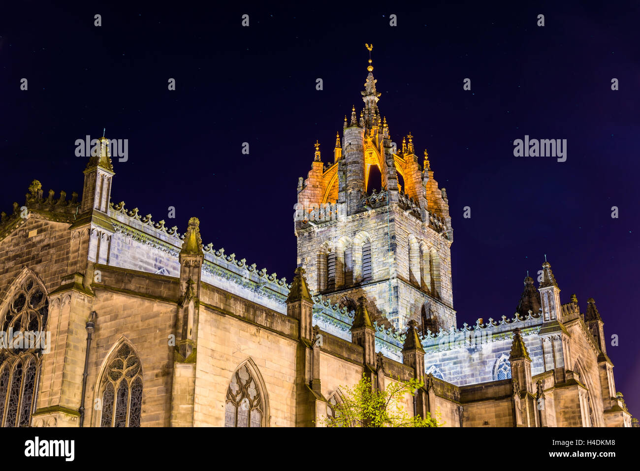 St Giles' Cathedral in Edinburgh in der Nacht Stockfoto