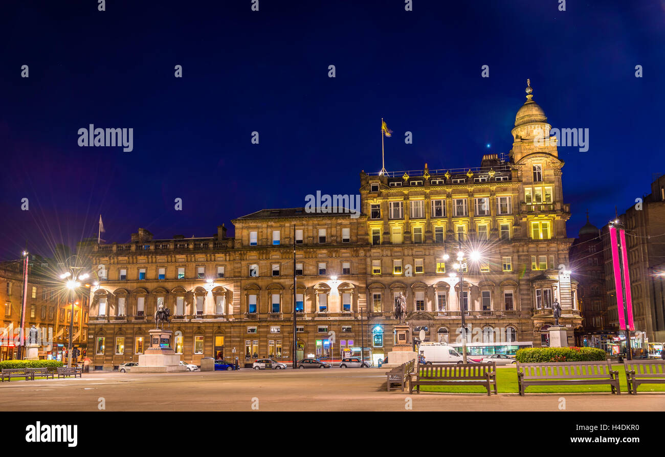 Blick auf George Square in Glasgow in der Nacht - Schottland Stockfoto