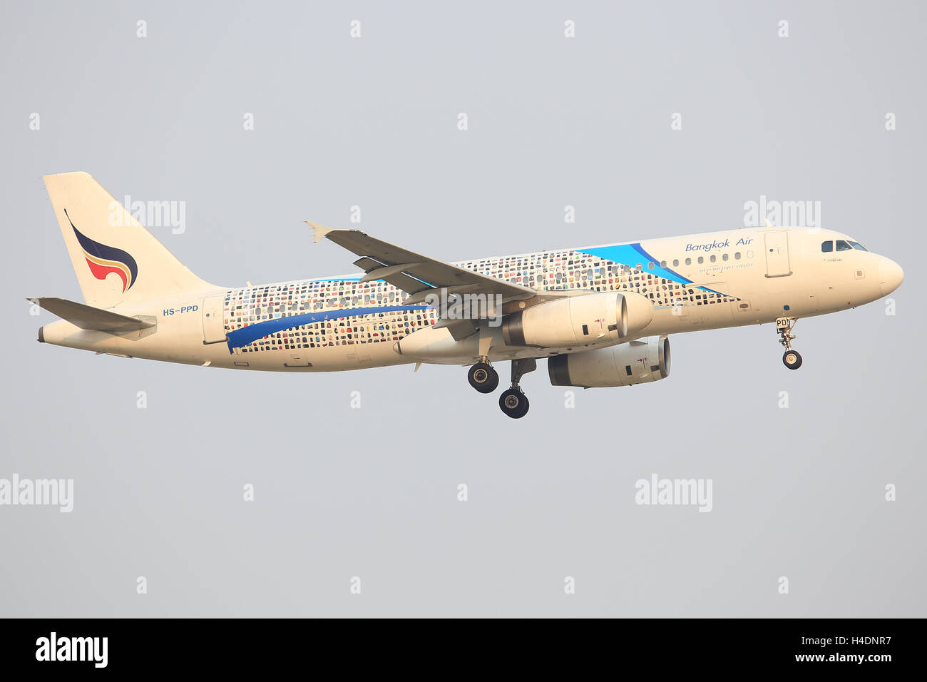 Bangkok/Thailand Februar 9, 2015: Airbus A320 von Bangkok Air Hs-PPD landet auf dem Flughafen von Bangkok. Stockfoto