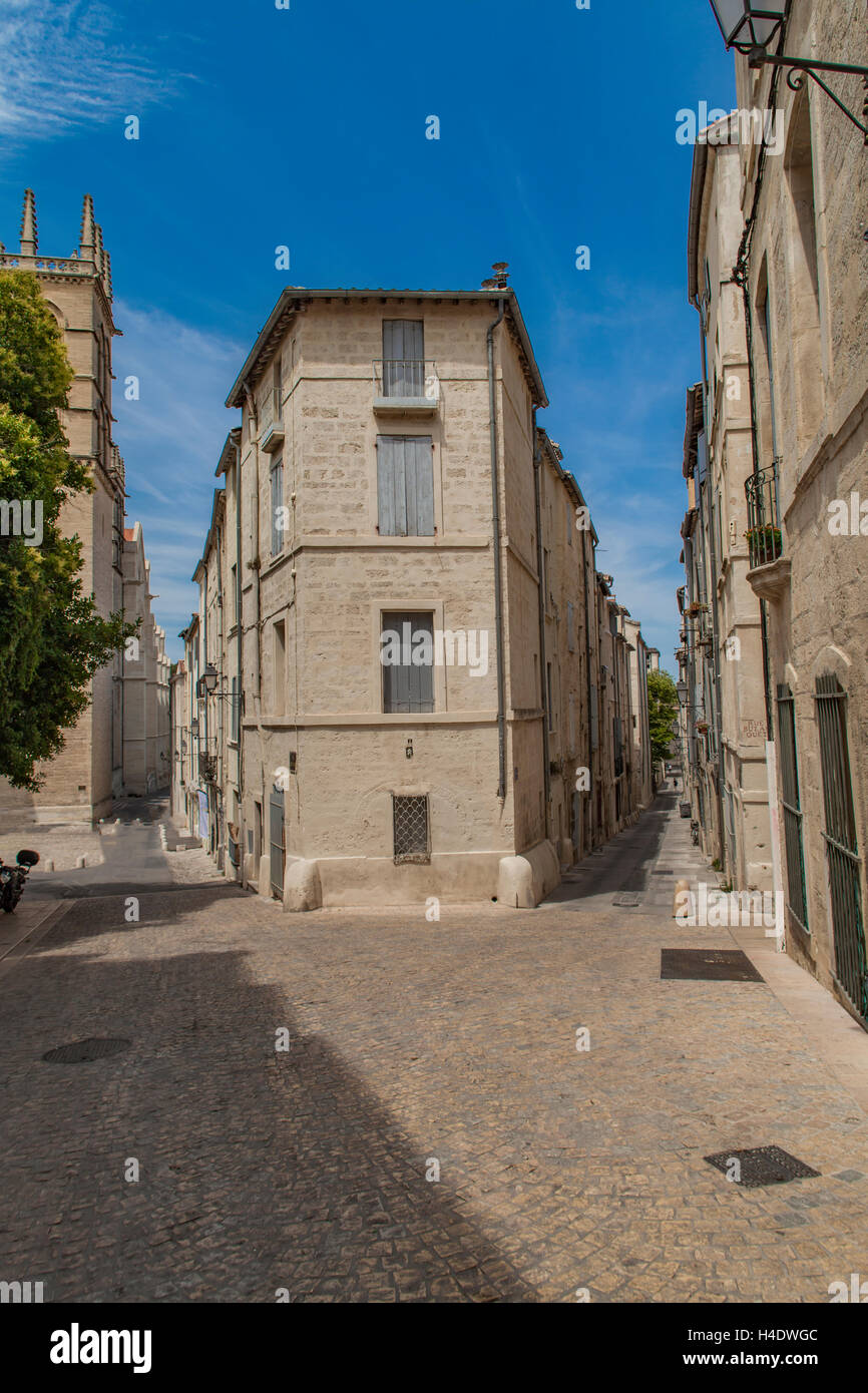 Blick auf traditionelle Häuser in Montpellier, Frankreich Stockfoto