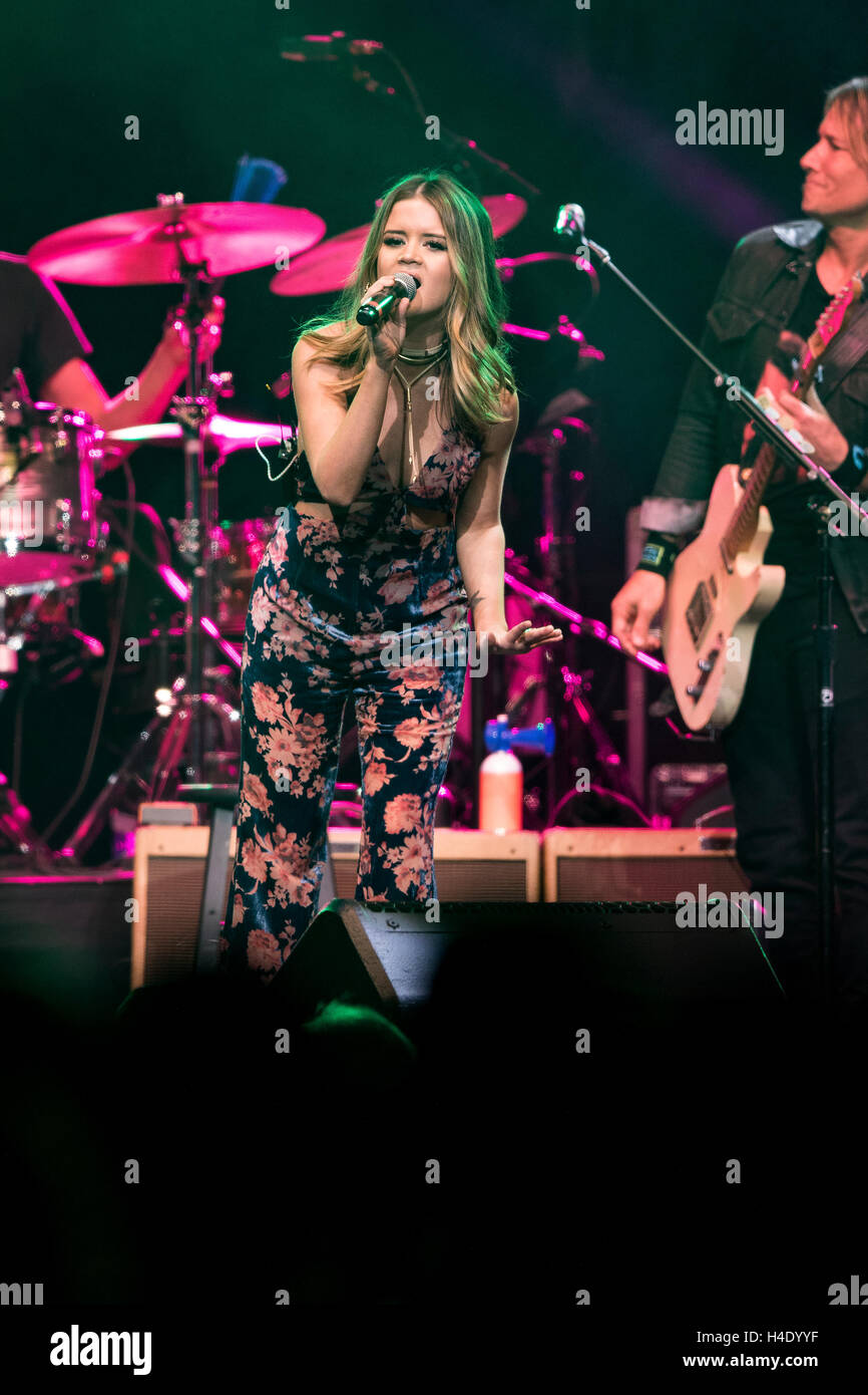 Maren Morris führt bei den 2016, wir sind, alle für die Halle Benefiz-Konzert zugunsten der Country Music Hall Of Fame. Stockfoto