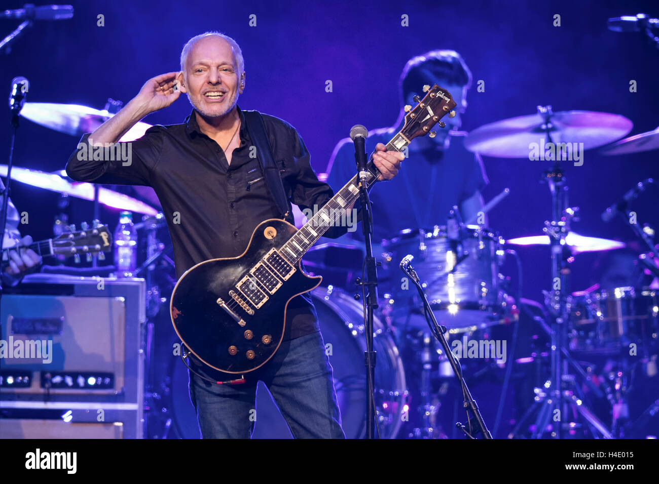 Peter Frampton führt bei den 2016, wir sind, alle für die Halle Benefiz-Konzert zugunsten der Country Music Hall Of Fame. Stockfoto