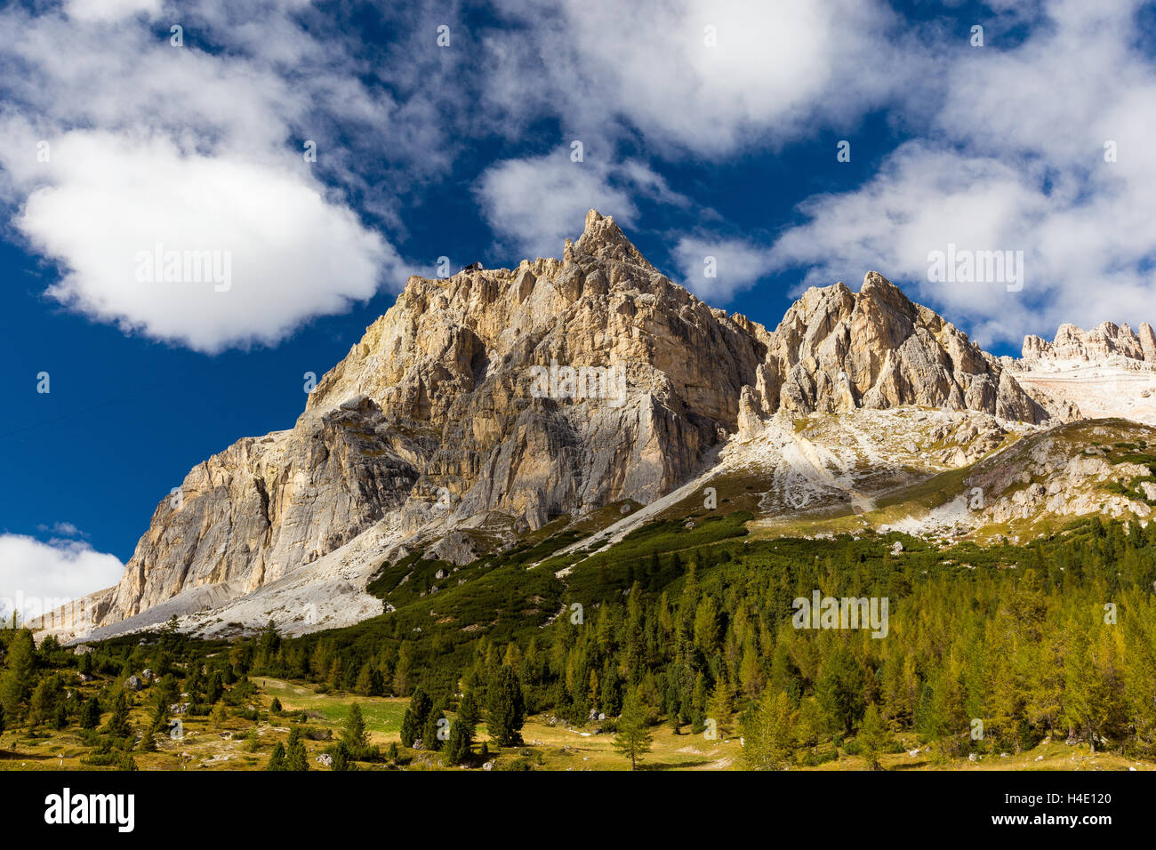 Monte Lagazuoi, Passo Falzarego. Die Ampezzo Dolomiten im Herbst. Dolomiti. Venetien, Italienische Alpen, Europa. Stockfoto