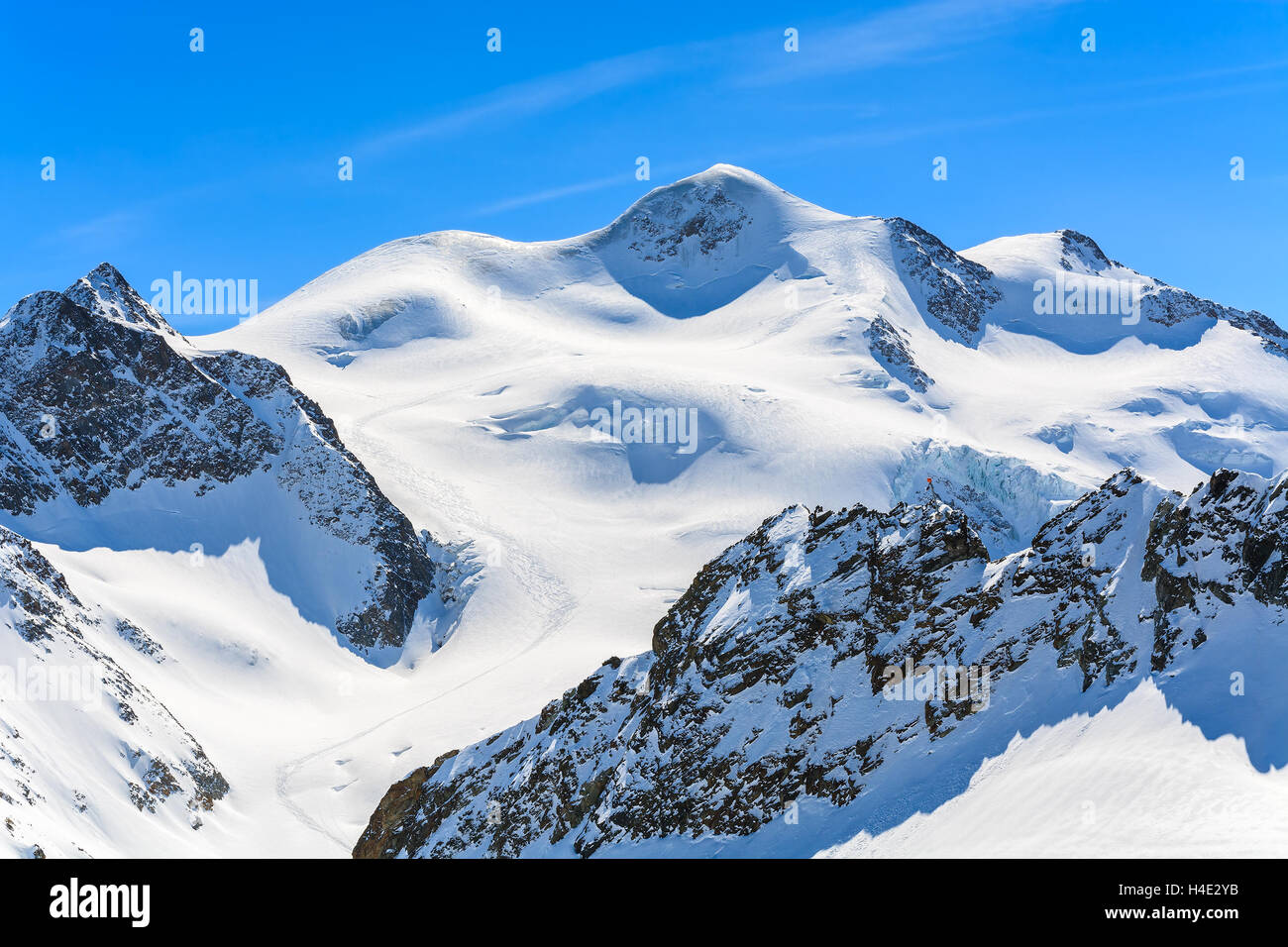 Zeigen Sie der Wildspitze Berg- und Gletscherwelt Bereich an, den zweiten Sie höchsten Gipfel Österreichs im Skigebiet Pitztal, Österreichische Alpen Stockfoto
