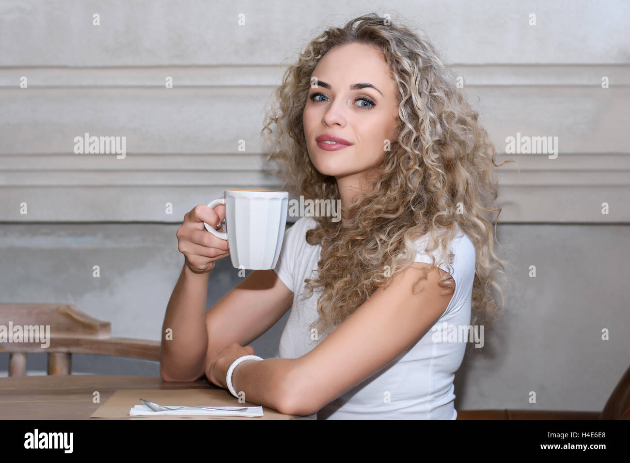 Bild von jungen hübschen Mädchen Stockfoto