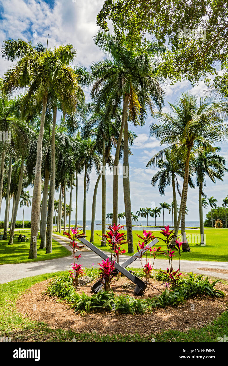 Maimi-Dade County, Palmetto Bay, Florida, The Deering Estate am Cutler, Metall Skulptur, Royal Palm Grove, Boat Basin Stockfoto