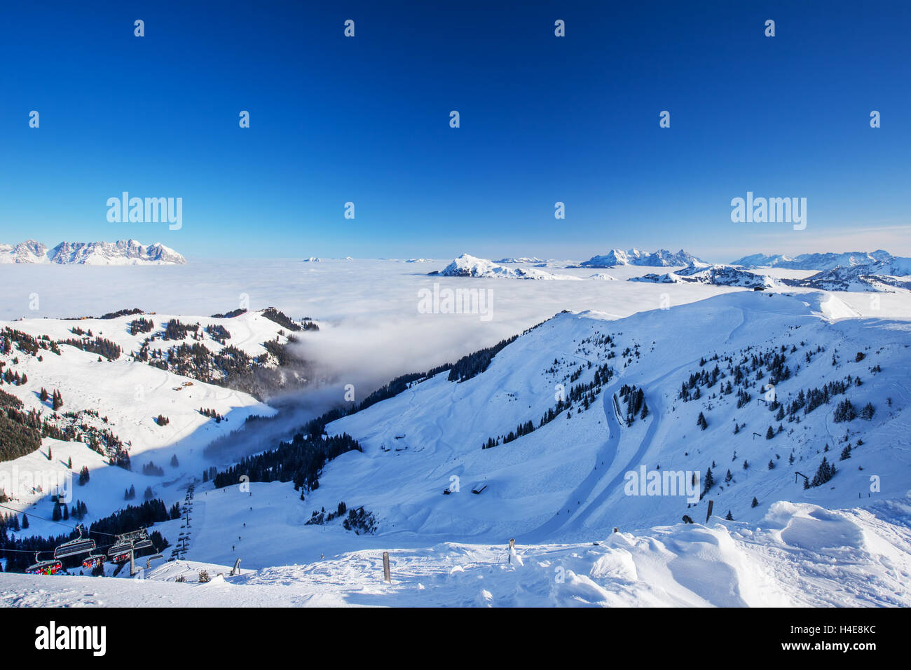 Tiroler Alpen in der Nähe von Skigebiet Kitzbühel, Österreich Stockfoto