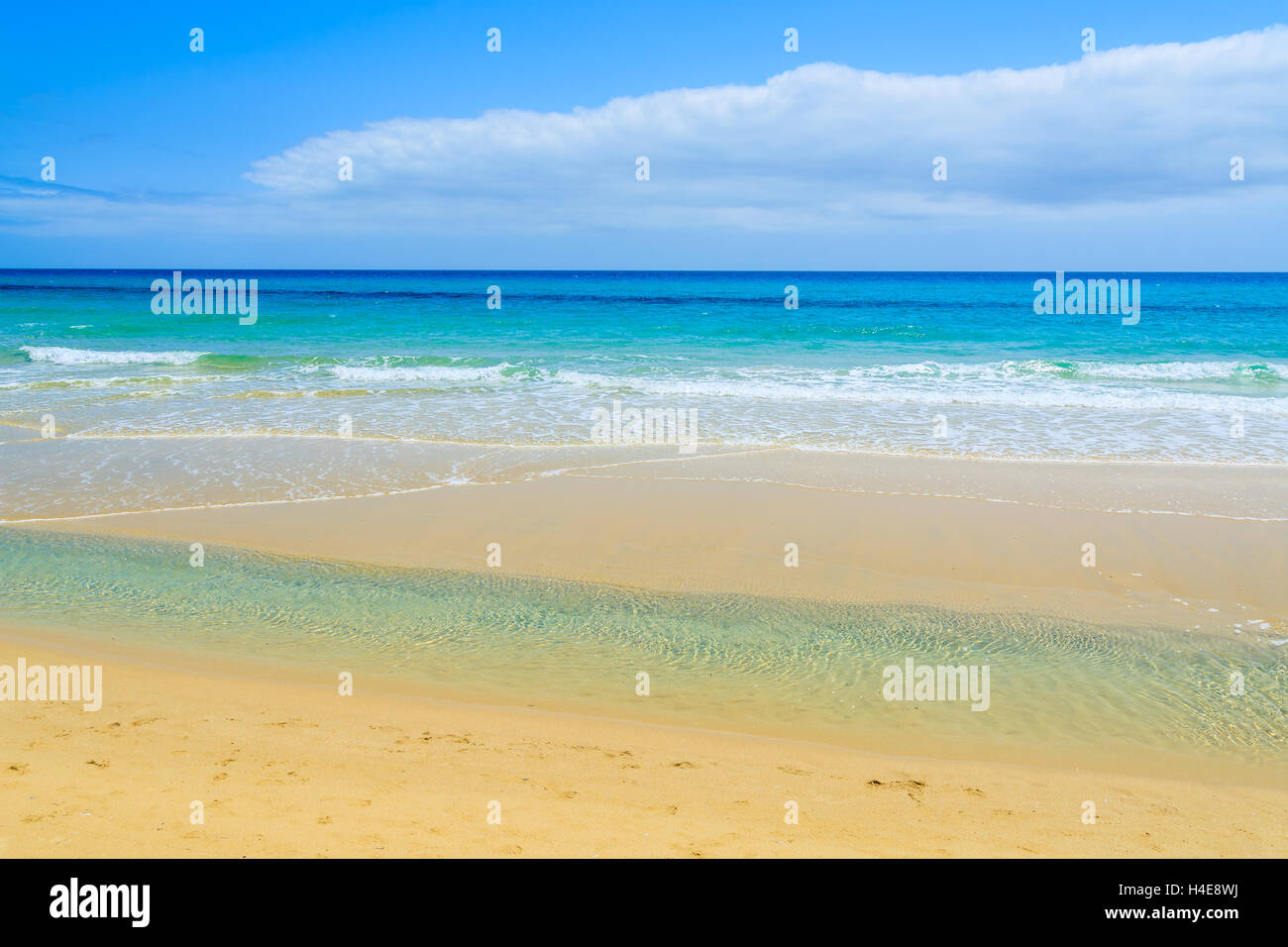 Idyllischen Sandstrand Cala Sinzias Strand und Türkis Meer, Insel Sardinien, Italien Stockfoto