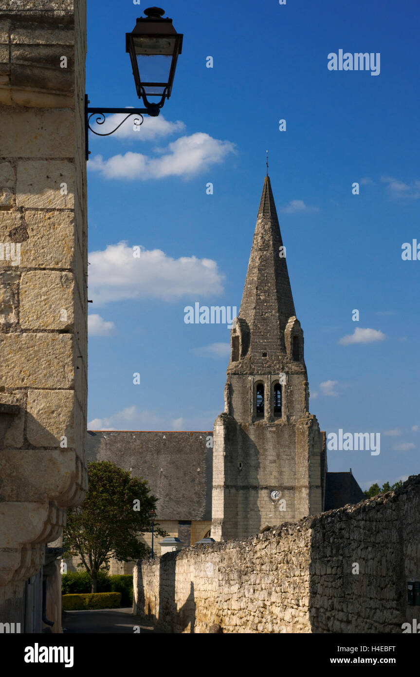 Kirche der Höhlenwohnungen Stadt Souzay-Champigny. Radtour von Fontevraud, Saumur, Loire-Tal, Frankreich. Zwanzig Kilometer von Stockfoto