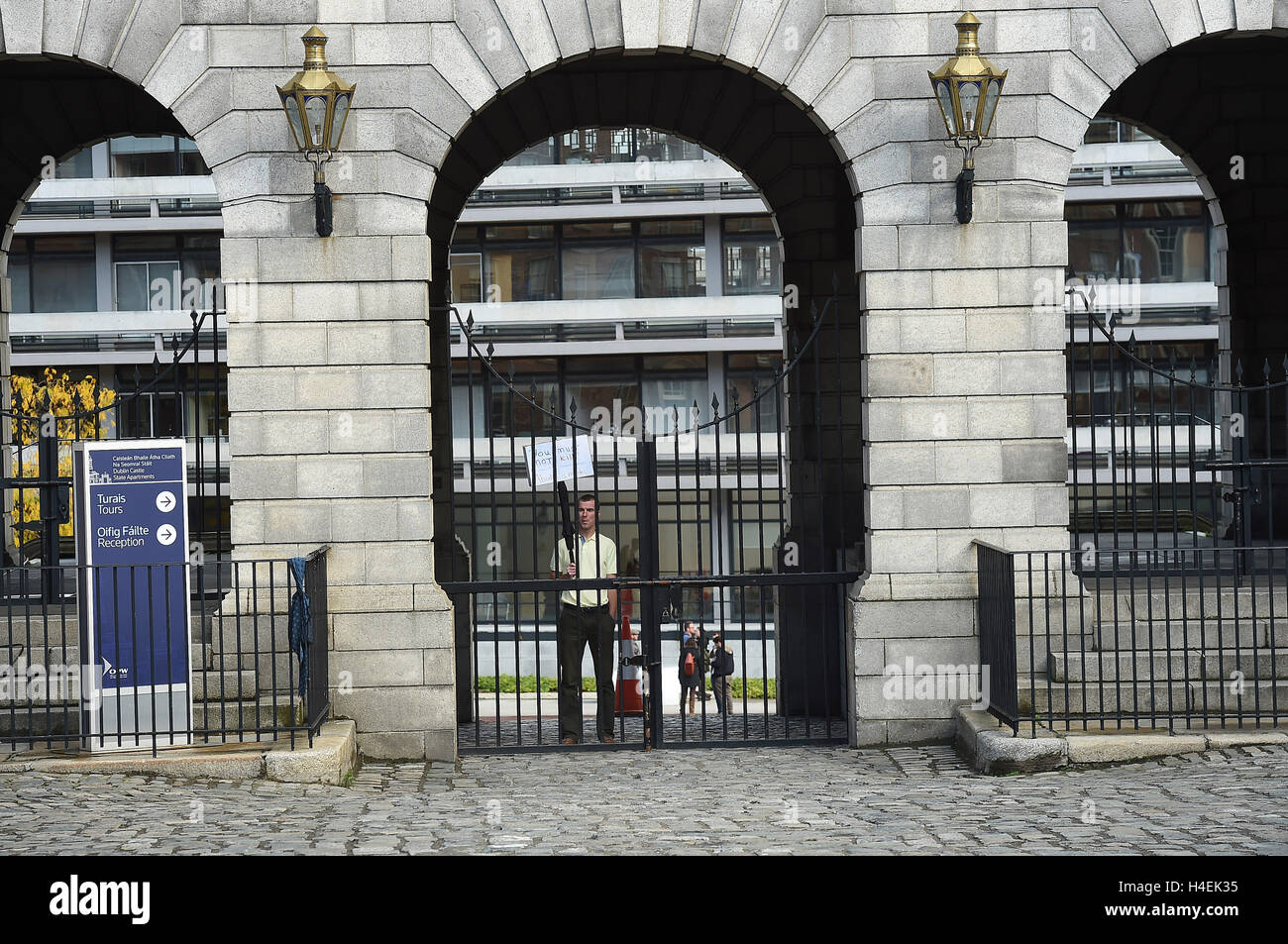 Ein Demonstrant außerhalb der CitizensÃ ¢ Â €Â™ Montage, einen Sonderausschuss eingerichtet, um absichtliche auf IrelandÃ ¢ Â €Â™s strenge Abtreibung Regime in Dublin Castle. Stockfoto