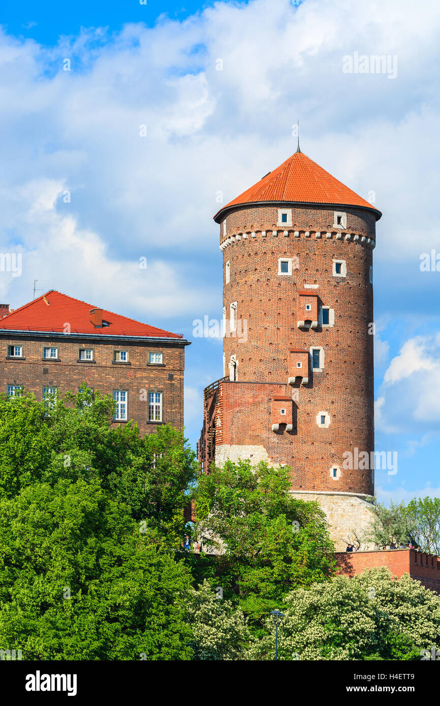 Turm der Wawel Königsschloss an sonnigen Tag in Krakau, Polen Stockfoto
