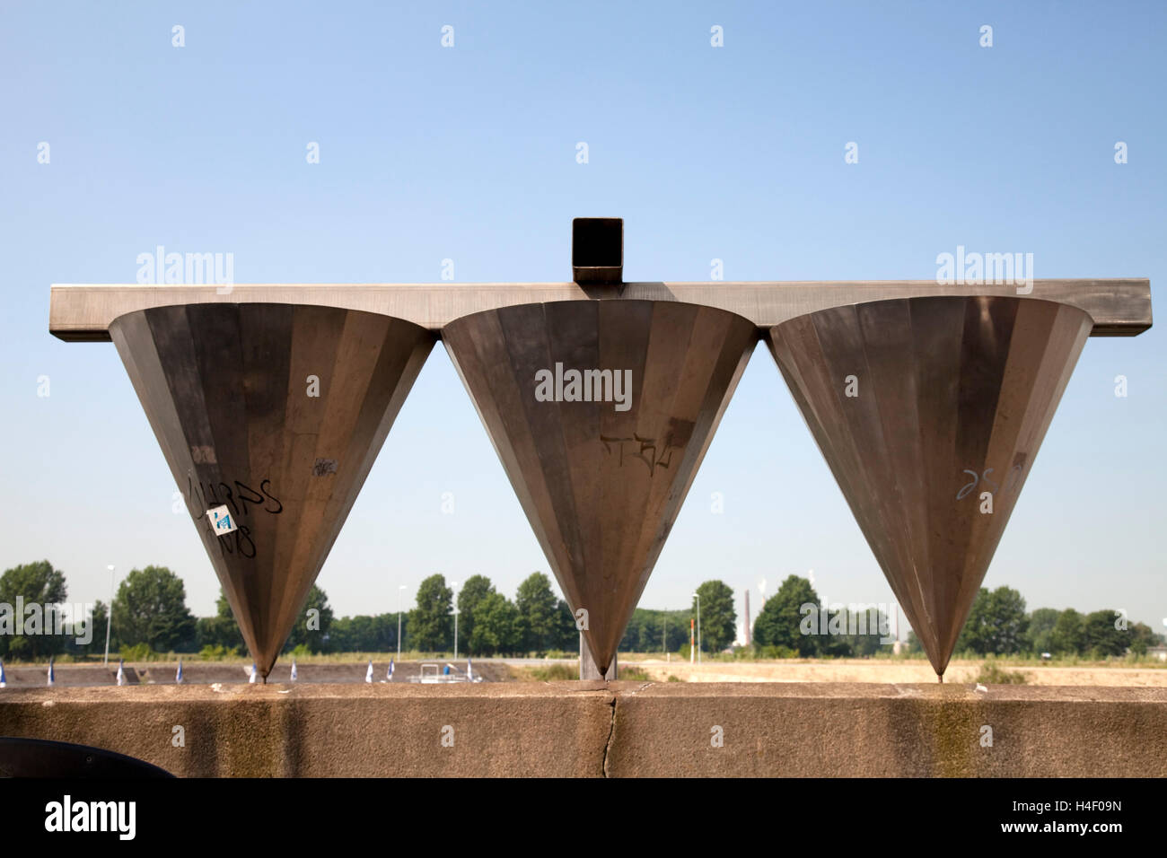 Filter, Skulptur, Binnenhafen, Stadtteil Ruhrort, Duisburg, Ruhrgebiet Bereich, North Rhine-Westphalia Stockfoto