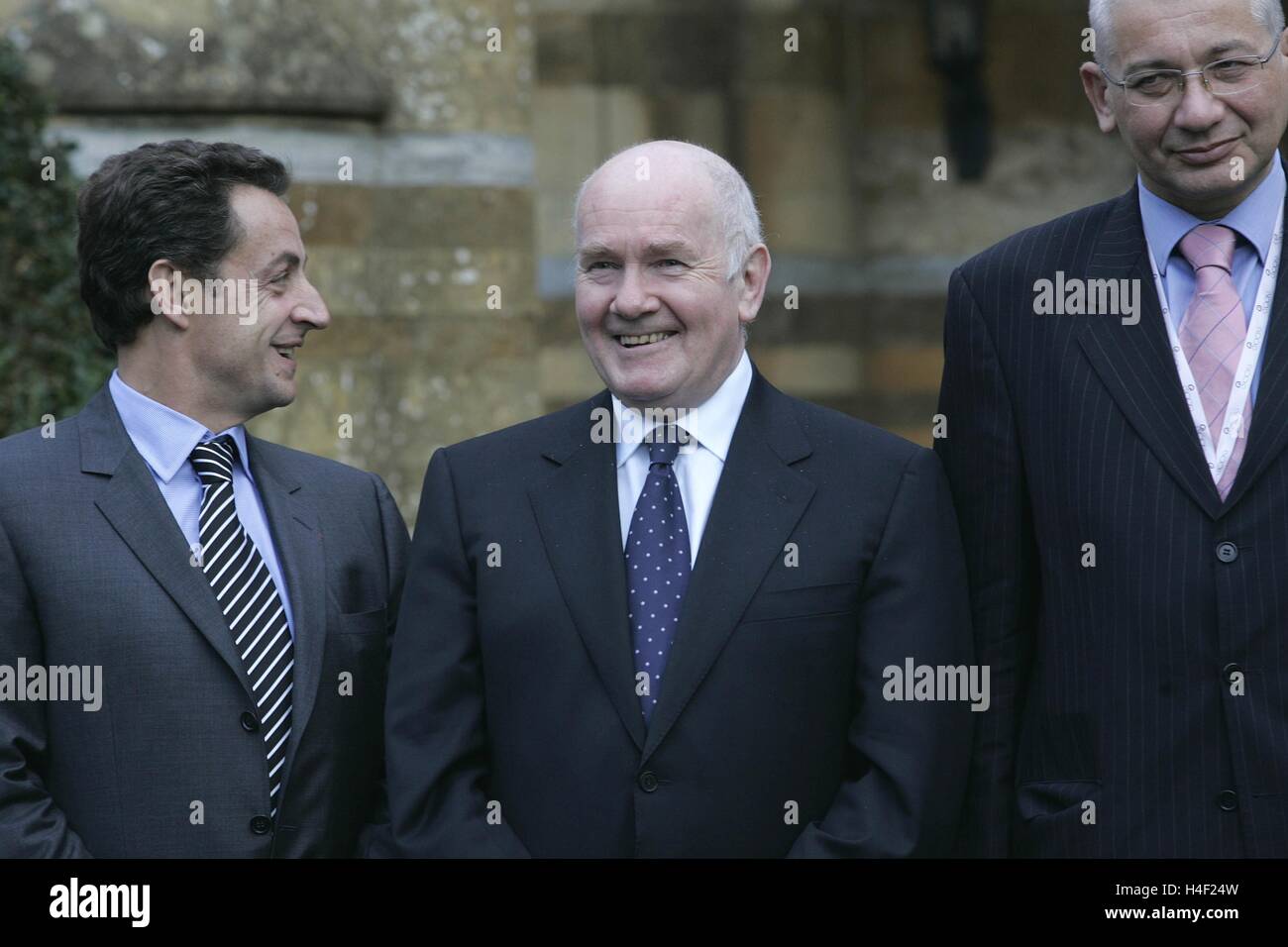ABGEBILDET) L) Nicolas Sarkozy, Frankreich, die Heimat Hauptsekretärin John Reid, Ludwik Dorn, Polen. Stockfoto