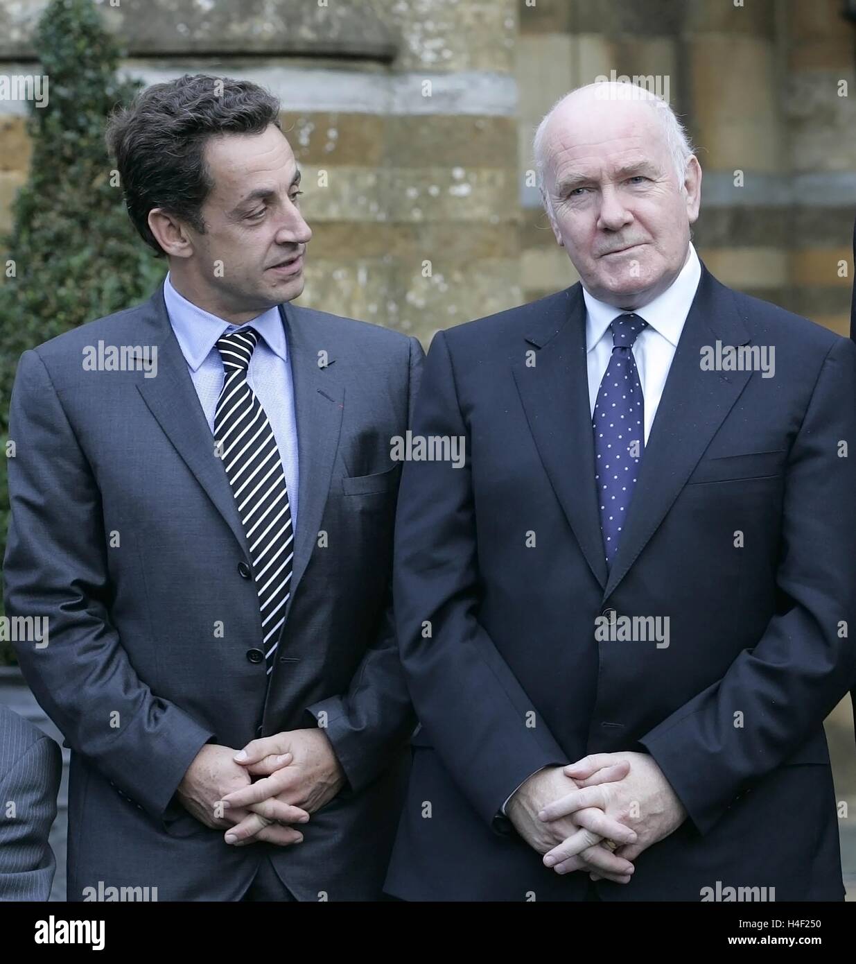 (L) Nicolas Sarkozy, Frankreich, Home Hauptsekretärin John Reid. Stockfoto