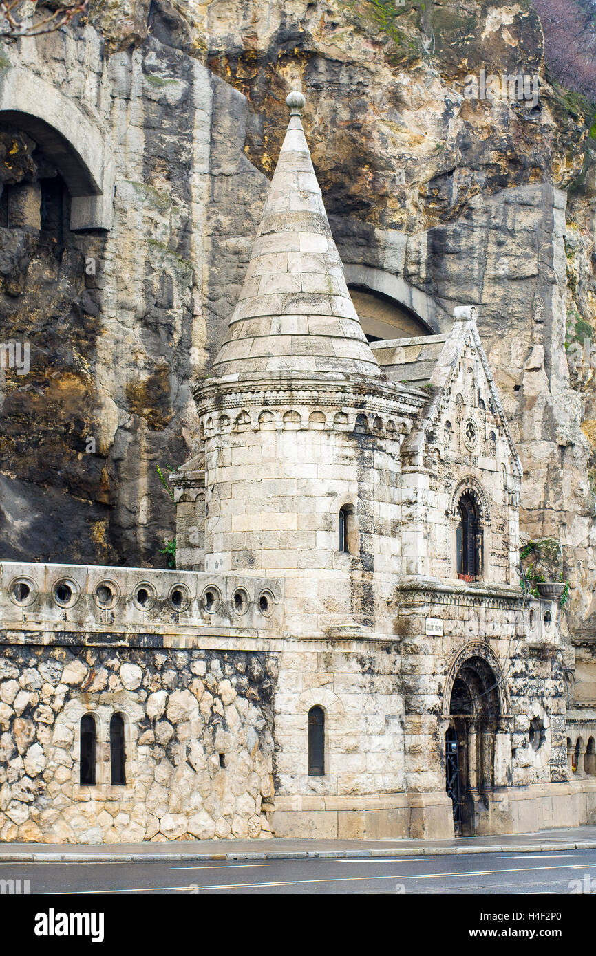 Die Höhlenkirche auf dem Gellert-Berg in Budapest, Ungarn. Es war ursprünglich St. Istvan beheimatet. Stockfoto