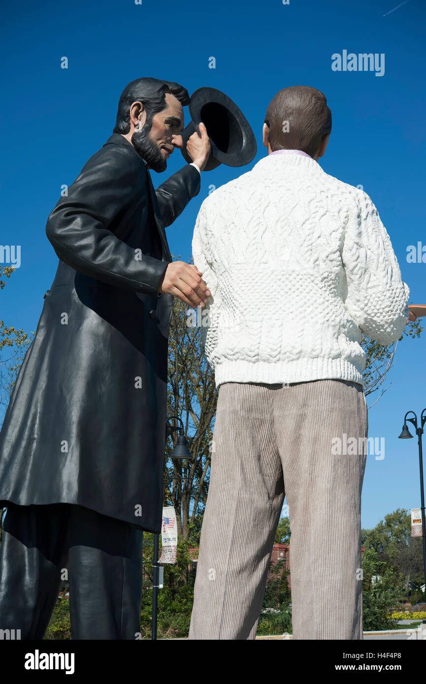 Riesige Seward Johnson Bronzeskulpturen mit dem Titel 'Return Visit' Ausstellung, Crown Point, Indiana, USA, Nordamerikatwo Stockfoto