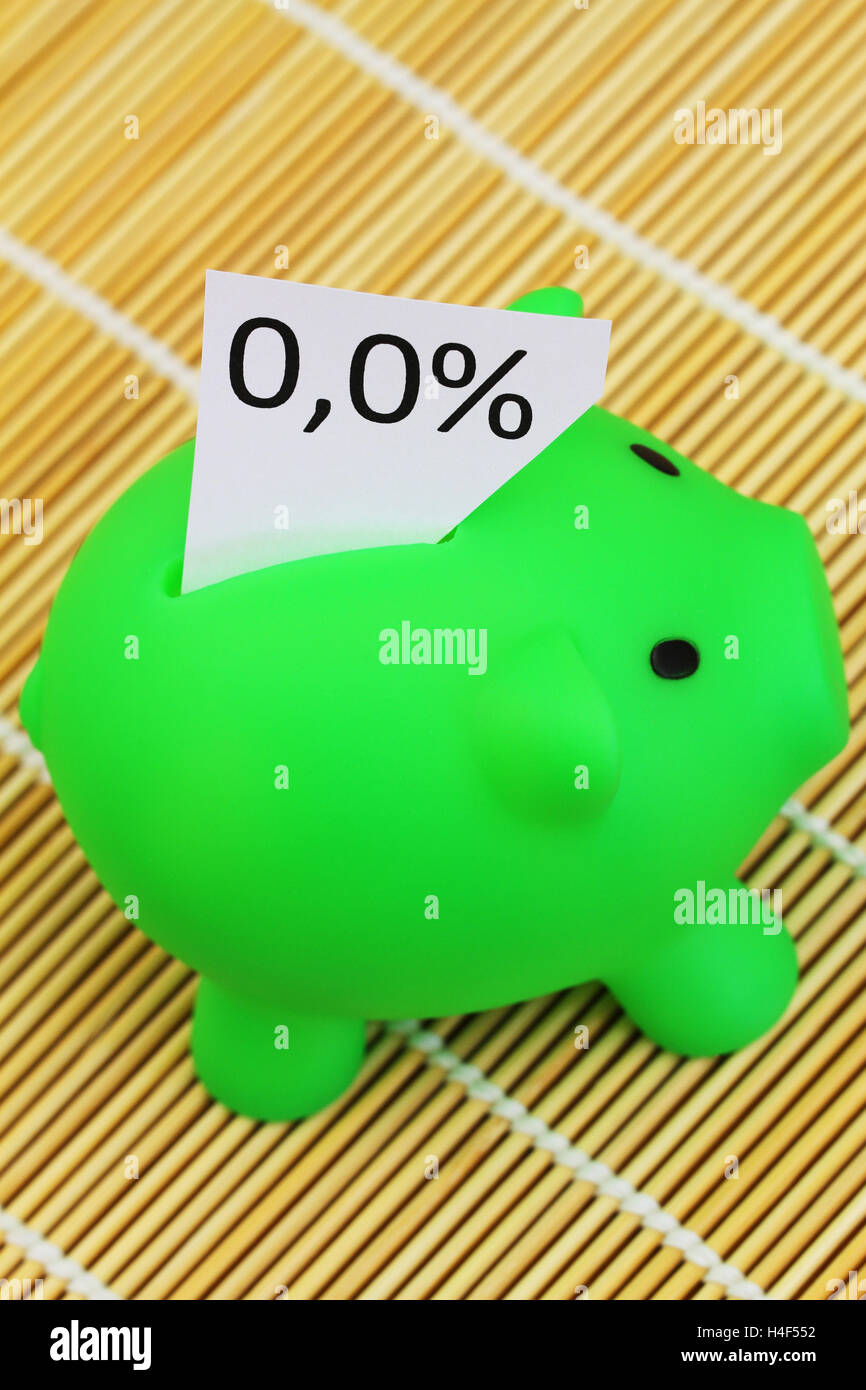 Papier-Schuldbrief mit 0 % herausragen Sparschwein Stockfoto