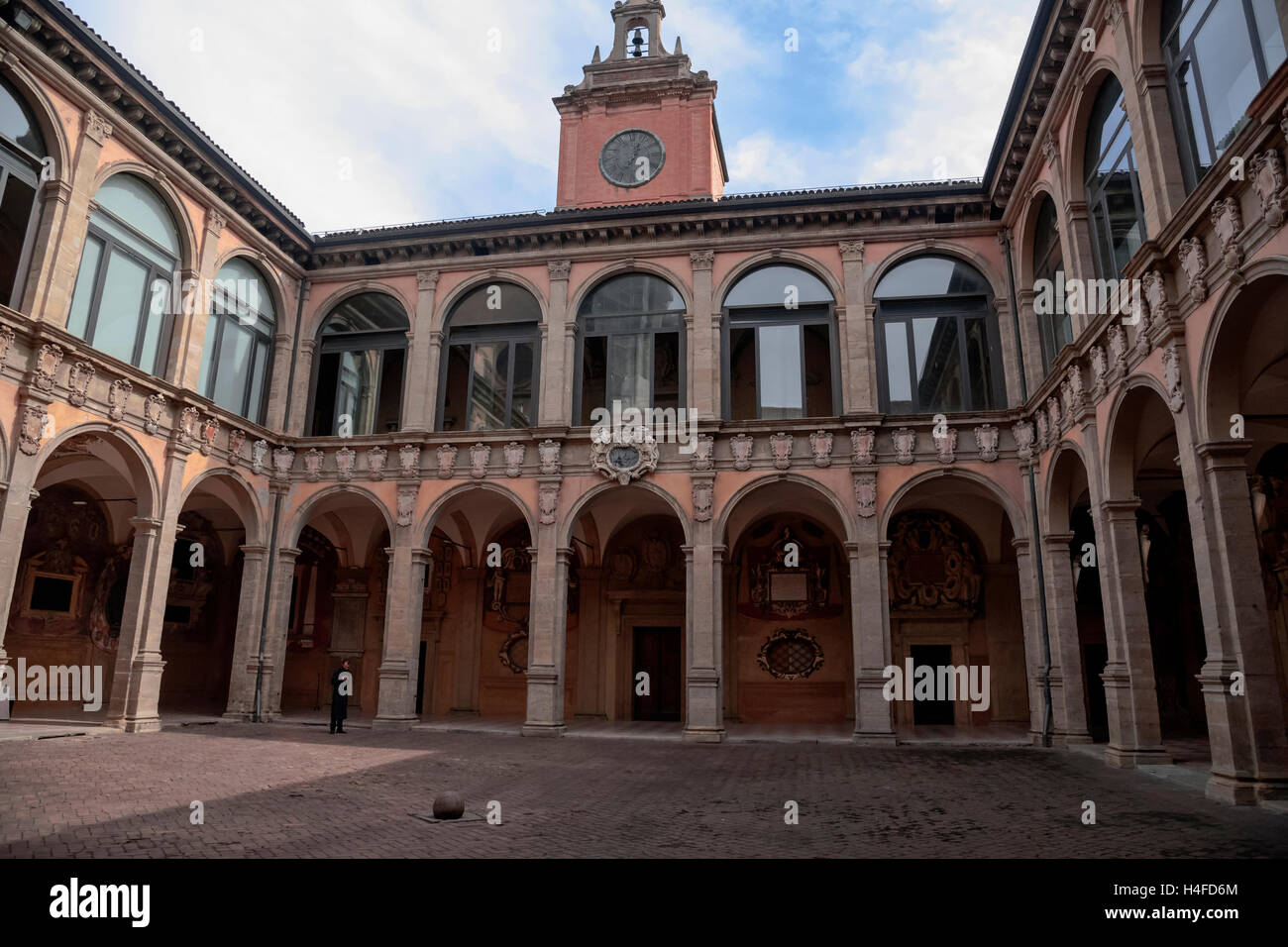 Das Atrium des Archiginnasio, Bologna, Universität Bologna - die erste Universität, die älteste der Welt., Italien, Europa Stockfoto