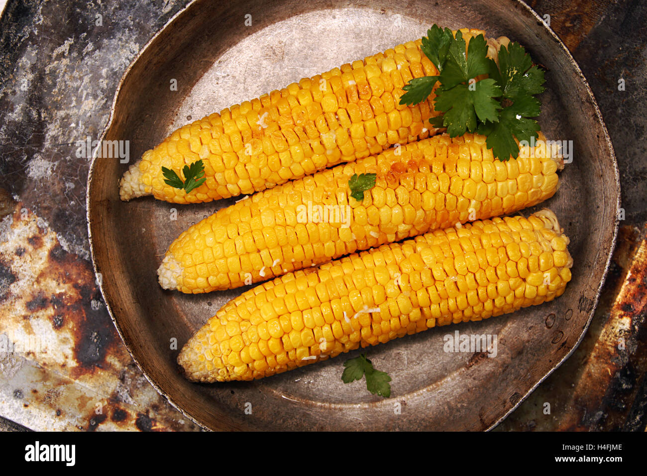Mais im Ofen mit Butter und Knoblauch - in alten Pfanne gebacken ...