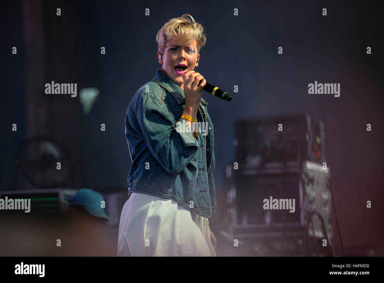 BettyWho führt am ersten Tag der Sloss Fest in Birmingham, Alabama Stockfoto