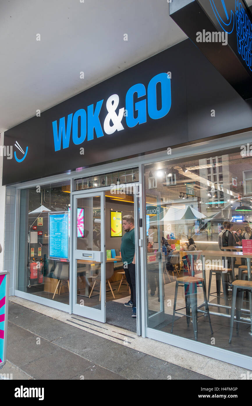 & Go Wok Wok und gehen asiatisch Fastfood Outlet Canterbury Kent Stockfoto