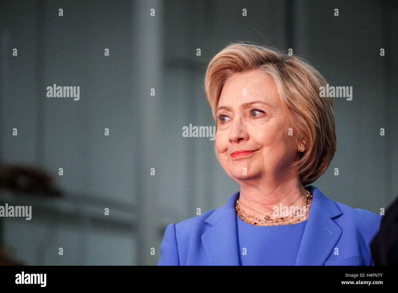 Demokratischen Präsidentschafts Kandidat Hillary Clinton spricht während einer Kundgebung am 15. Mai 2016 in Louisville, Kentucky. Stockfoto
