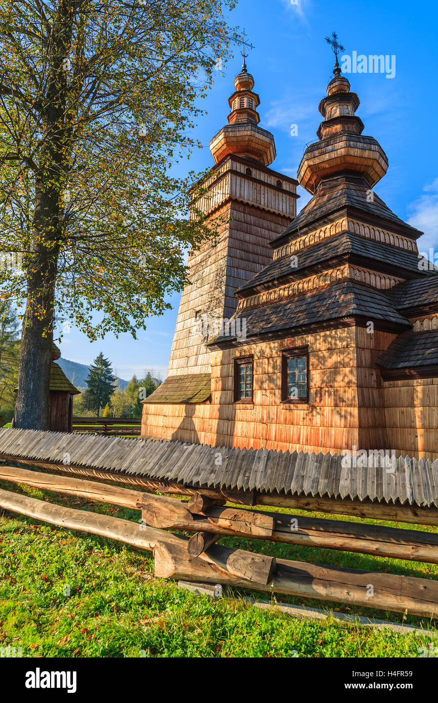 Alte hölzerne orthodoxe katholische Kirche in Kwiaton Dorf-berühmten UNESCO-Weltkulturerbe, Beskid Niski Berge, Polen Stockfoto