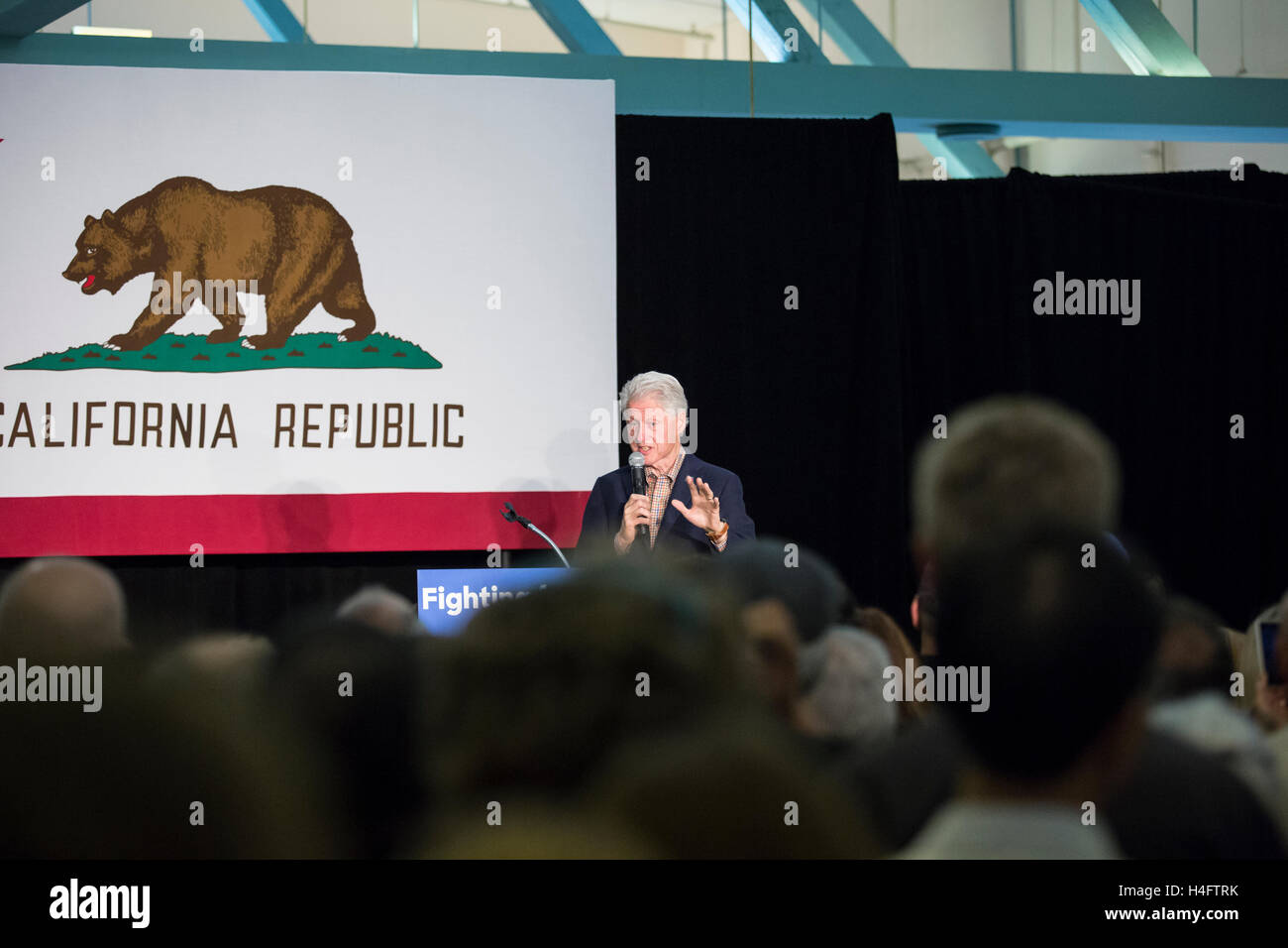 Ex-Präsident Bill Clinton Kampagnen für Präsidenten hoffnungsvollen Hillary Clinton Mittwoch, 4. Mai 2016 im Balboa Park Club in San Diego, Kalifornien. Stockfoto