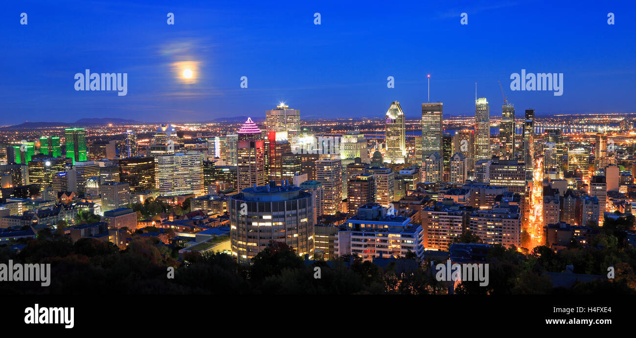 Montreal-Skyline bei Nacht, Quebec, Kanada Stockfoto