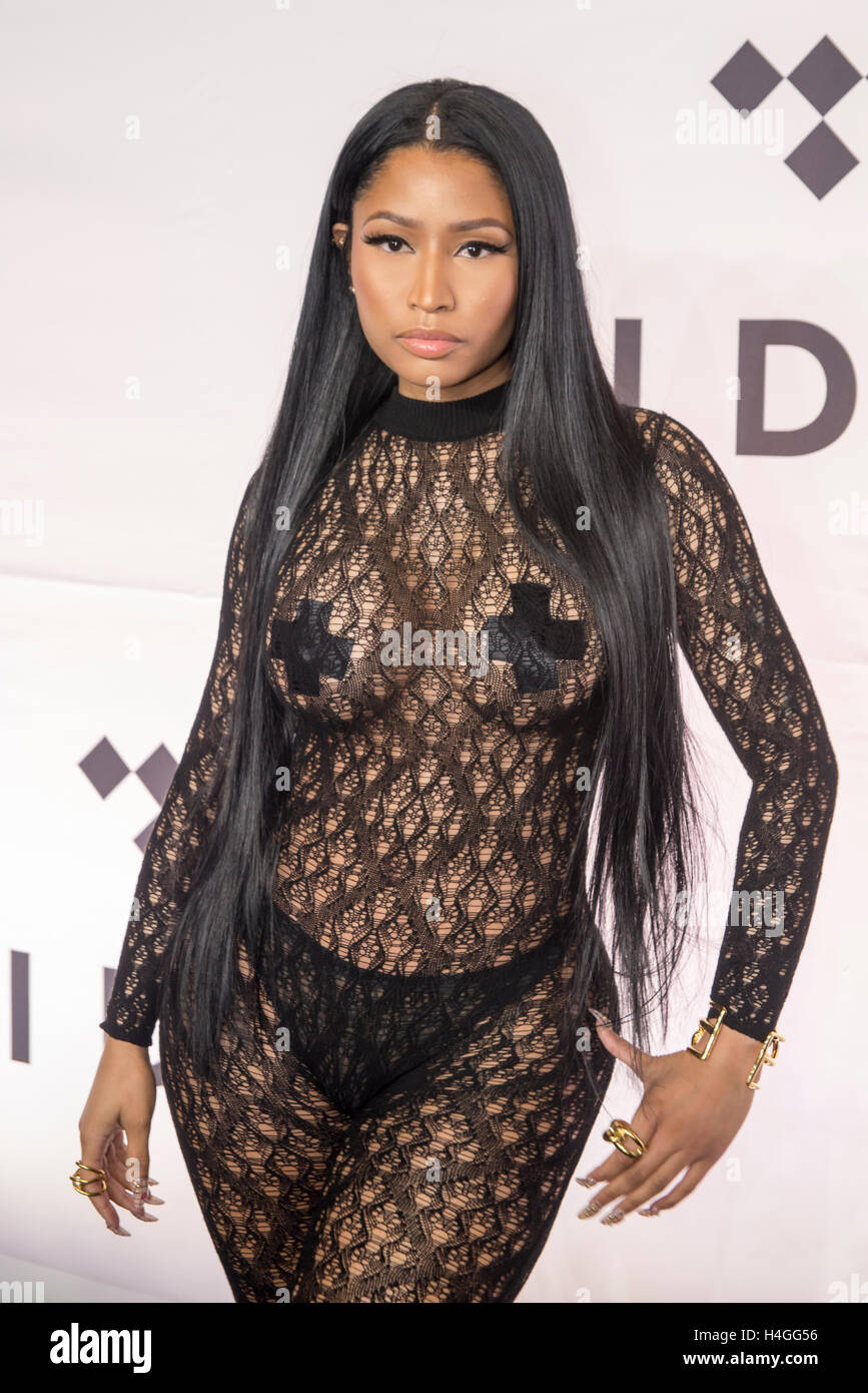 Nicki Minaj kommt auf den roten Teppich bei Gezeiten X: 1015-Benefiz-Konzert in Barclays Center im 15. Oktober 2016 in New York City, New York. Stockfoto