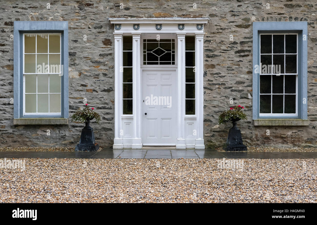 Eingang zum Herrenhaus eines englischen Landhauses mit georgischen Periode details Stockfoto