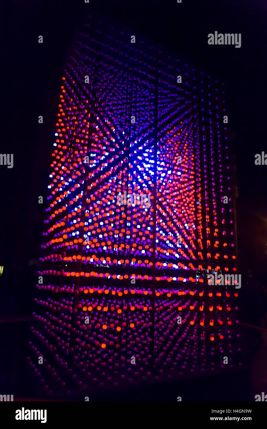 abstrakte Lichtpunkte, Fantasie abstrakte Technik Hintergrund, farbige Lichtkugeln in einem Raum beleuchtet anders, selektive focu Stockfoto