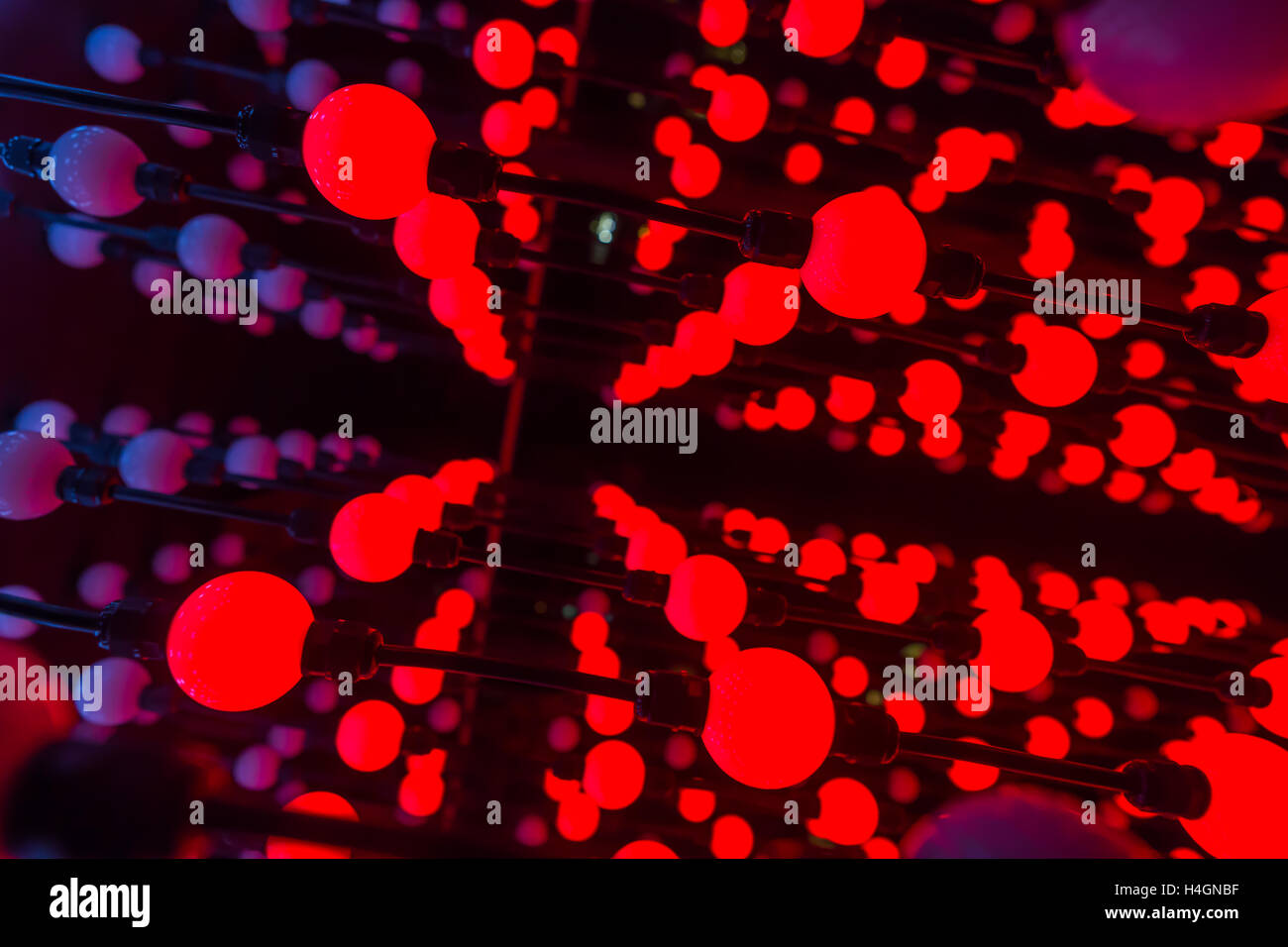 abstrakte Lichtpunkte, Fantasie abstrakte Technik Hintergrund, farbige Lichtkugeln in einem Raum beleuchtet anders, selektive focu Stockfoto