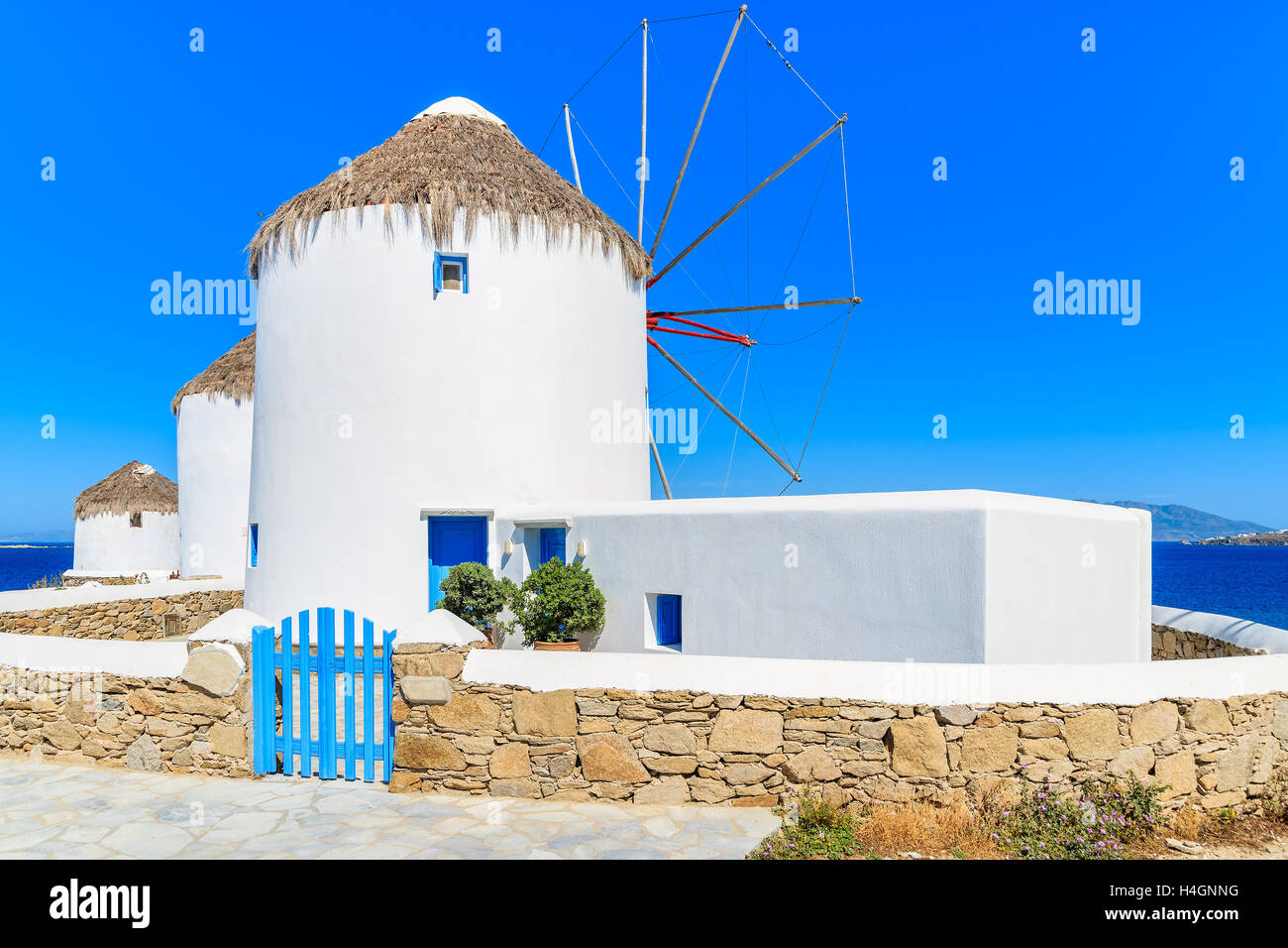 Berühmten traditionellen Windmühlen auf Mykonos, Kykladen, Griechenland Stockfoto
