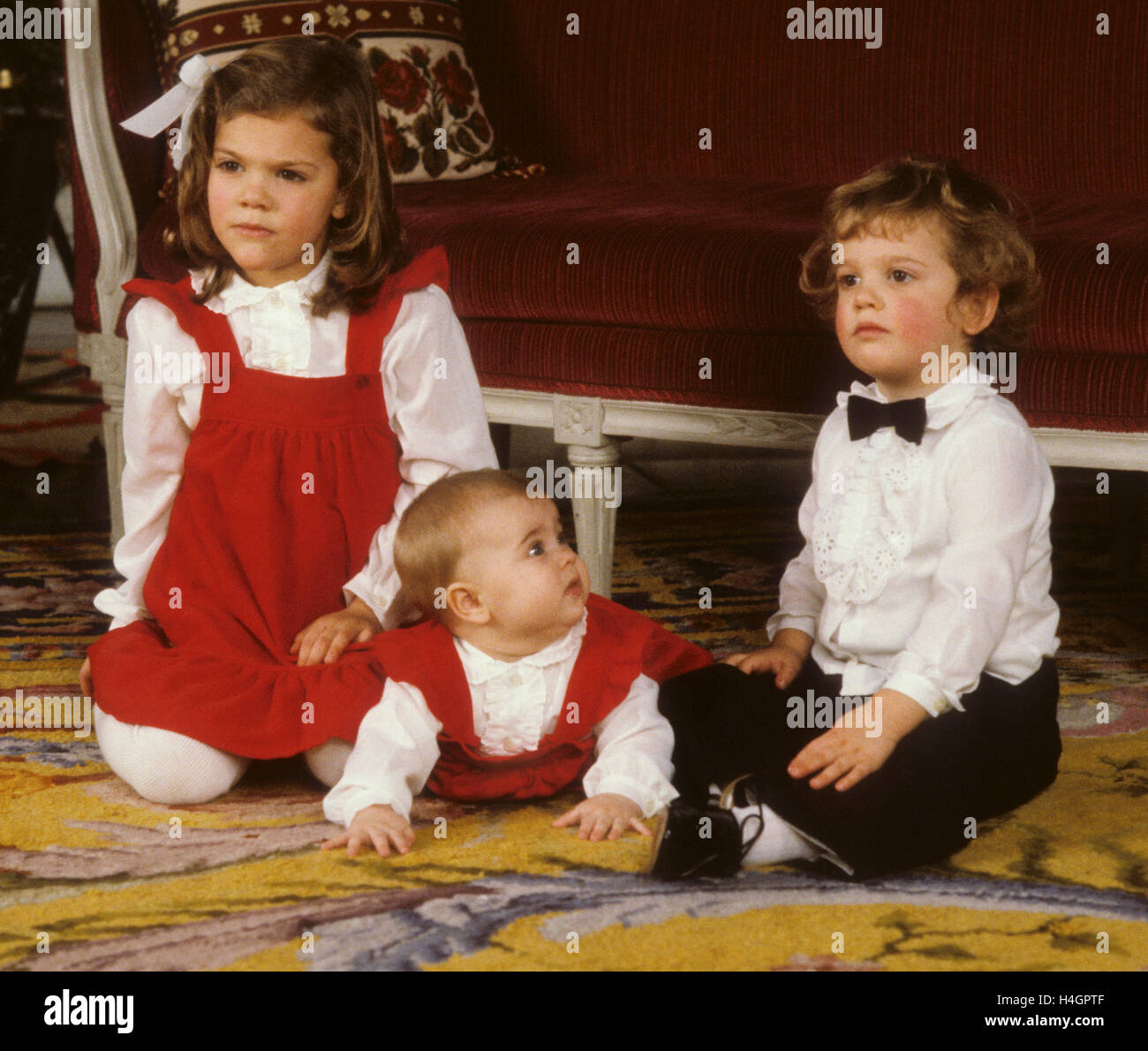 Kronprinzessin Victoria mit Geschwistern auf dem Boden 1982 Stockfoto